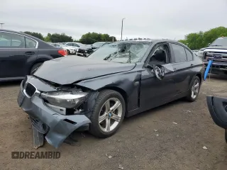 2015 BMW 3 Series 328i xDrive z VIN WBA3B5G58FNS15205, wystawiony jako Copart lot #56111085 z przebiegiem 85 791 mil mil oraz Szkoda całkowita • Salvage title. Historia ofert i sprzedaży dostępna na DreamBid. Obrazek 1.