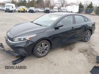 2024 Kia Forte LXS z VIN 3KPF24ADXRE744271, wystawiony jako IAAI lot #41793946 z przebiegiem 11 923 mil mil oraz . Historia ofert i sprzedaży dostępna na DreamBid. Obrazek 18.