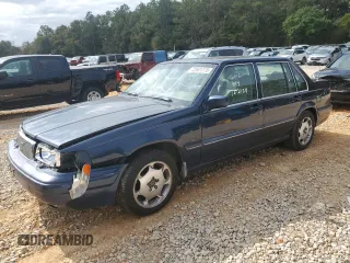 1998 Volvo S90 with VIN YV1KS960XW1133912, listed as a Copart auction lot 42601775 with 154,032 mi miles and Salvage Title. Bid and sale history available at carsss.com. Image 1.