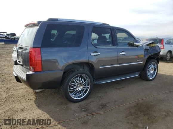 2010 Cadillac Escalade z VIN 1GYUKAEF8AR254884, wystawiony jako Copart lot #44844935 z przebiegiem 130 269 mil mil oraz Szkody całkowita. Historia ofert i sprzedaży dostępna na DreamBid. Obrazek 3.