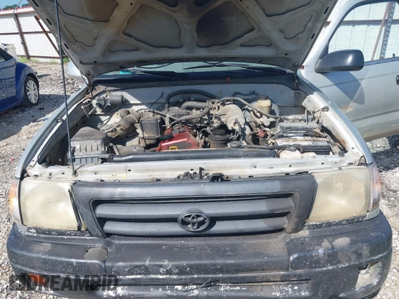 2000 Toyota Tacoma PreRunner with VIN 4TANM92N8YZ675606, listed as a IAAI auction lot 42725844 with 289,207 mi miles and . Bid and sale history available at DreamBid. Image 10.