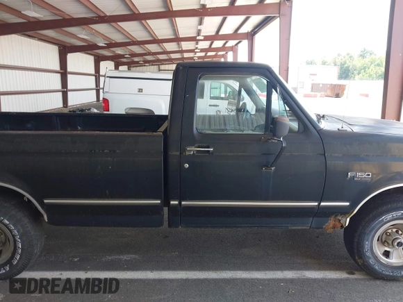 1995 Ford F-150 z VIN 1FTEF14HXSNA28985, wystawiony jako IAAI lot #42630297 z przebiegiem Nie podano mil oraz . Historia ofert i sprzedaży dostępna na DreamBid. Obrazek 13.