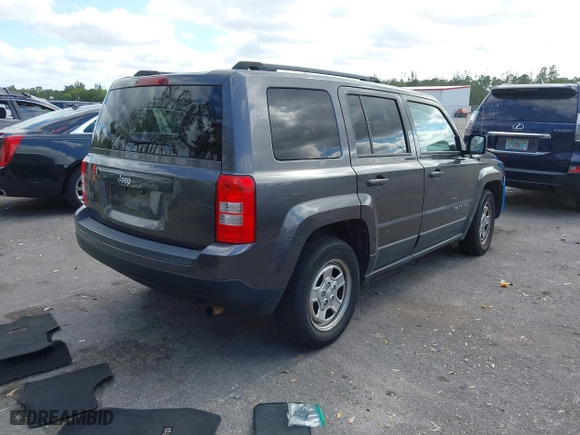 2015 Jeep Patriot Sport with VIN 1C4NJPBB5FD348985, listed as a IAAI auction lot 41035027 with 146,903 mi miles. Bid and sale history available at carsss.com. Image 4.