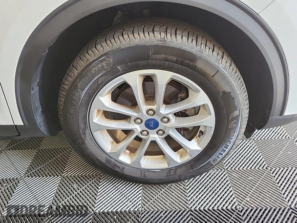 2020 Ford Escape SE с VIN 1FMCU9G63LUB81314, выставлен на аукционе IAAI как лот 42905132 с пробегом 44 436 миль миль и . История ставок и продаж доступна на DreamBid. Изображение 19.