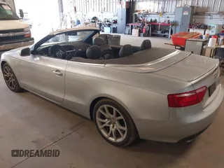 2011 Audi A5 Premium z VIN WAUCFAFH9BN010978, wystawiony jako IAAI lot #42245571 z przebiegiem 97 533 mil mil oraz . Historia ofert i sprzedaży dostępna na DreamBid. Obrazek 3.