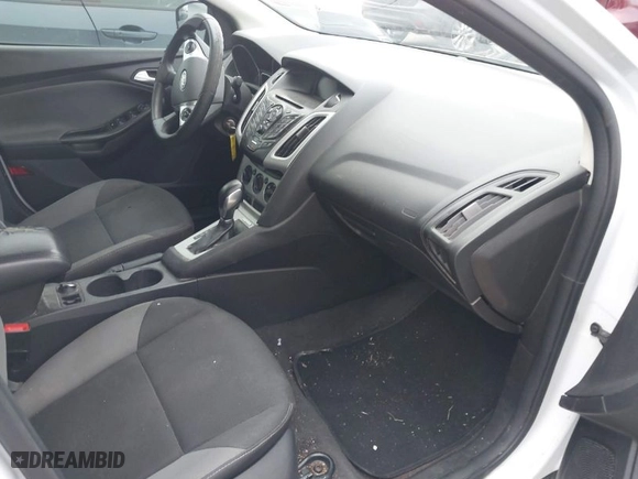2014 Ford Focus SE with VIN 1FADP3F2XEL388552, listed as a IAAI auction lot 41932200 with 122,744 mi miles. Bid and sale history available at carsss.com. Image 5.