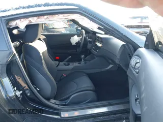 2023 Nissan Z Sport с VIN JN1BZ4AH6PM312226, выставлен на аукционе IAAI как лот 41659805 с пробегом 9 378 миль миль и . История ставок и продаж доступна на DreamBid. Изображение 5.