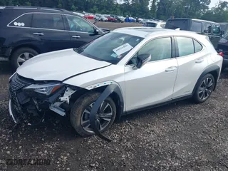 2020 Lexus UX with VIN JTHP9JBH8L2023403, listed as a IAAI auction lot 40035496 with 42,902 mi miles. Bid and sale history available at carsss.com. Image 2.