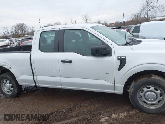 2021 Ford F-150 XL с VIN 1FTEX1C51MFC37002, выставлен на аукционе IAAI как лот 41263754 с пробегом Не указан миль и . История ставок и продаж доступна на DreamBid. Изображение 13.