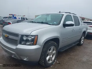 2013 Chevrolet Avalanche LTZ with VIN 3GNMCGE04DG109502, listed as a IAAI auction lot 41335363 with 166,877 mi miles. Bid and sale history available at carsss.com. Image 2.
