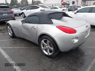 2006 Pontiac Solstice with VIN 1G2MB33B46Y106332, listed as a IAAI auction lot 41561521 with 165,224 mi miles. Bid and sale history available at carsss.com. Image 3.