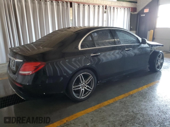 2019 Mercedes-Benz E-Class E 300 with VIN WDDZF4JB0KA558107, listed as a Copart auction lot 52189205 with 41,169 mi miles and Clean Title. Bid and sale history available at carsss.com. Image 3.