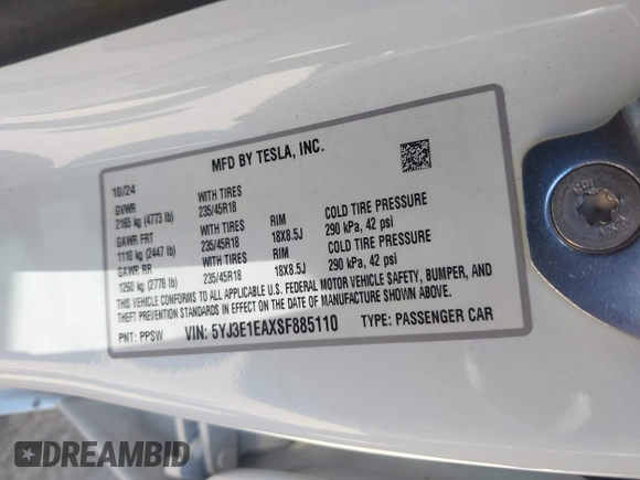2025 Tesla Model 3 Long Range z VIN 5YJ3E1EAXSF885110, wystawiony jako IAAI lot #42400734 z przebiegiem 4 276 mil mil oraz . Historia ofert i sprzedaży dostępna na DreamBid. Obrazek 9.