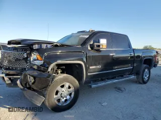 2015 GMC Sierra 3500HD SLT z VIN 1GT423E81FF608241, wystawiony jako Copart lot #83301414 z przebiegiem 220 328 mil mil oraz Szkoda całkowita • Salvage title. Historia ofert i sprzedaży dostępna na DreamBid. Obrazek 1.