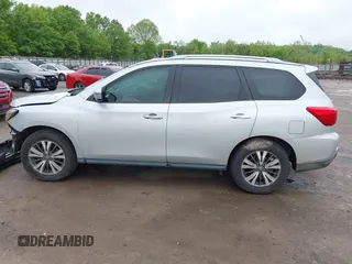 2018 Nissan Pathfinder S z VIN 5N1DR2MM8JC602270, wystawiony jako IAAI lot #42118978 z przebiegiem 114 854 mil mil oraz . Historia ofert i sprzedaży dostępna na DreamBid. Obrazek 14.