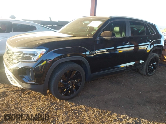 2024 Volkswagen Atlas SE with VIN 1V2JE2CA3RC230888, listed as a IAAI auction lot 42130359 with 17,269 mi miles and . Bid and sale history available at DreamBid. Image 2.