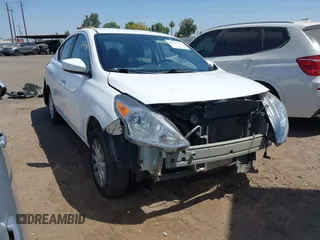 2018 Nissan Versa Sedan SV with VIN 3N1CN7AP5JL827146, listed as a IAAI auction lot 40182941 with 85,984 mi miles. Bid and sale history available at carsss.com. Image 1.