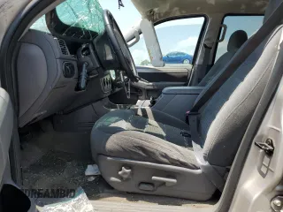 2003 Ford Explorer XLT с VIN 1FMZU63K63UC60326, выставлен на аукционе Copart как лот 56141245 с пробегом Не указан миль и Списание • Salvage title. История ставок и продаж доступна на DreamBid. Изображение 7.