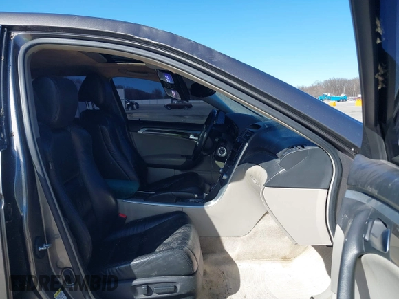 2007 Acura TL with VIN 19UUA66287A018262, listed as a IAAI auction lot 41867846 with 241,543 mi miles. Bid and sale history available at carsss.com. Image 5.