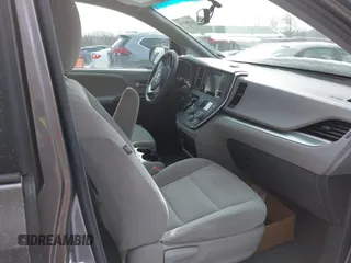 2017 Toyota Sienna LE with VIN 5TDJZ3DC5HS173134, listed as a IAAI auction lot 41256534 with 70,940 mi miles. Bid and sale history available at carsss.com. Image 5.