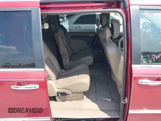 2015 Chrysler Town & Country Limited Platinum with VIN 2C4RC1GG6FR629851, listed as a IAAI auction lot 41903953 with 174,066 mi miles. Bid and sale history available at carsss.com. Image 8.