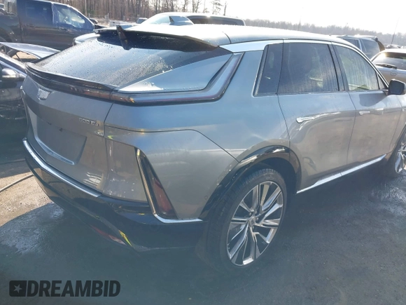 2024 Cadillac LYRIQ Luxury z VIN 1GYKPSRL3RZ107978, wystawiony jako IAAI lot #41509419 z przebiegiem 10 233 mil mil oraz . Historia ofert i sprzedaży dostępna na DreamBid. Obrazek 4.