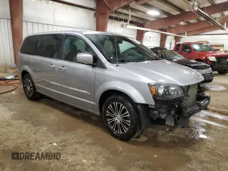 2014 Chrysler Town & Country S with VIN 2C4RC1HG0ER109089, listed as a Copart auction lot 49243395 with 117,568 mi miles and Clean Title. Bid and sale history available at carsss.com. Image 4.