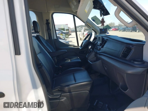 2024 Ford Transit Passenger XL with VIN 1FBAX2C89PKB52360, listed as a IAAI auction lot 41381594 with 43,067 mi miles and . Bid and sale history available at DreamBid. Image 5.