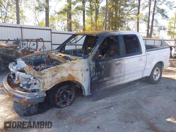 2003 Ford F-150 XLT with VIN 1FTRW07L43KA75198, listed as a IAAI auction lot 40932979 with Not Provided miles. Bid and sale history available at carsss.com. Image 2.