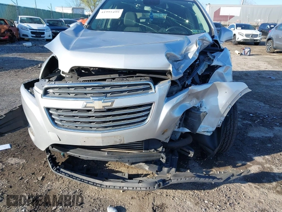 2015 Chevrolet Trax LT with VIN 3GNCJRSB6FL256031, listed as a IAAI auction lot 41995499 with 110,931 mi miles. Bid and sale history available at carsss.com. Image 17.