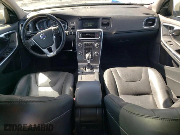 2015 Volvo V60 T5 Drive-E Premier z VIN YV140MEK7F1260797, wystawiony jako Copart lot #50122405 z przebiegiem 179 471 mil mil oraz Czysty tytuł • Clean title. Historia ofert i sprzedaży dostępna na DreamBid. Obrazek 8.