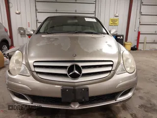 2006 Mercedes-Benz R-Class 3.5L with VIN 4JGCB65E26A030775, listed as a IAAI auction lot 41824593 with 149,889 mi miles. Bid and sale history available at carsss.com. Image 13.