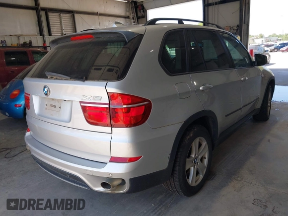 2012 BMW X5 35d z VIN 5UXZW0C53CL674187, wystawiony jako IAAI lot #42274931 z przebiegiem 272 642 mil mil oraz . Historia ofert i sprzedaży dostępna na DreamBid. Obrazek 4.