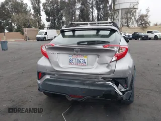 2018 Toyota C-HR XLE with VIN JTNKHMBX5J1011568, listed as a IAAI auction lot 42043867 with 30,699 mi miles. Bid and sale history available at carsss.com. Image 17.