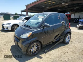 2008 Smart fortwo Pure z VIN WMEEJ31X18K194717, wystawiony jako Copart lot #57908975 z przebiegiem 98 123 mil mil oraz Czysty tytuł • Clean title. Historia ofert i sprzedaży dostępna na DreamBid. Obrazek 1.
