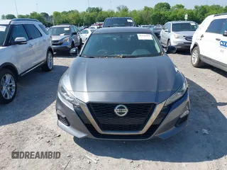 2019 Nissan Altima 2.5 SR with VIN 1N4BL4CV0KC163432, listed as a IAAI auction lot 42130104 with 186,452 mi miles. Bid and sale history available at carsss.com. Image 12.