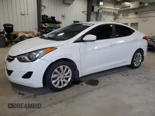 2013 Hyundai Elantra GLS z VIN 5NPDH4AE4DH275648, wystawiony jako Copart lot #57590135 z przebiegiem 133 394 mil mil oraz Szkody całkowita. Historia ofert i sprzedaży dostępna na DreamBid. Obrazek 1.
