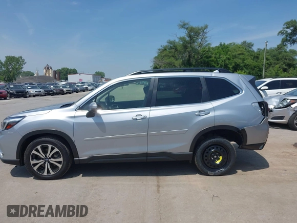 2021 Subaru Forester Limited with VIN JF2SKASC6MH565975, listed as a IAAI auction lot 42457391 with 47,318 mi miles and . Bid and sale history available at DreamBid. Image 15.