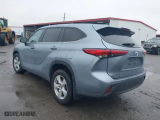 2023 Toyota Highlander L with VIN 5TDKDRAH8PS524459, listed as a IAAI auction lot 41637752 with 10,156 mi miles. Bid and sale history available at carsss.com. Image 3.