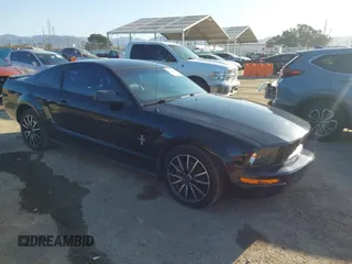 2008 Ford Mustang Deluxe with VIN 1ZVHT80NX85114958, listed as a IAAI auction lot 41806240 with 164,980 mi miles. Bid and sale history available at carsss.com. Image 1.