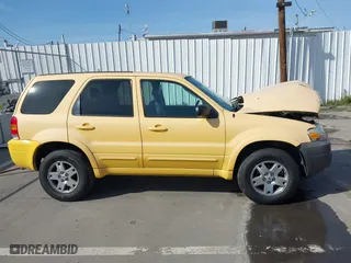 2007 Ford Escape Limited with VIN 1FMYU04127KA52766, listed as a IAAI auction lot 41835886 with 231,570 mi miles. Bid and sale history available at carsss.com. Image 13.