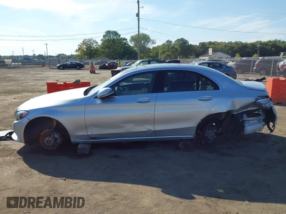 2018 Mercedes-Benz C C 300 with VIN WDDWF4KB2JR320325, listed as a IAAI auction lot 40359181 with 58,522 mi miles. Bid and sale history available at carsss.com. Image 14.