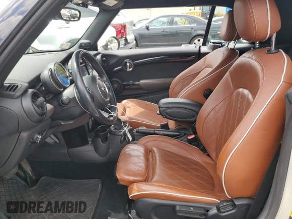 2017 MINI Convertible Cooper S с VIN WMWWG9C5XH3C80635, выставлен на аукционе Copart как лот 56167715 с пробегом 79 485 миль миль и Списание • Salvage title. История ставок и продаж доступна на DreamBid. Изображение 7.