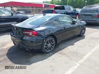 2017 Toyota 86 z VIN JF1ZNAA18H9701713, wystawiony jako IAAI lot #42285272 z przebiegiem 34 829 mil mil oraz . Historia ofert i sprzedaży dostępna na DreamBid. Obrazek 4.