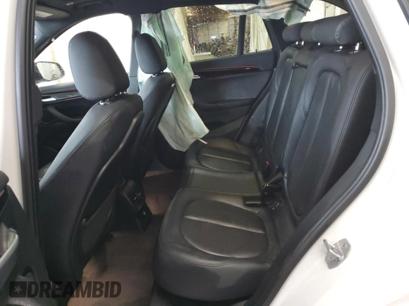 2018 BMW X1 xDrive28i с VIN WBXHT3C32J5K32348, выставлен на аукционе Copart как лот 53489825 с пробегом 61 972 миль миль и Списание • Salvage title. История ставок и продаж доступна на DreamBid. Изображение 11.