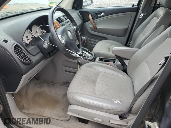 2006 Saturn VUE z VIN 5GZCZ63446S877008, wystawiony jako Copart lot #49627595 z przebiegiem 140 373 mil mil oraz Szkody całkowita. Historia ofert i sprzedaży dostępna na DreamBid. Obrazek 7.