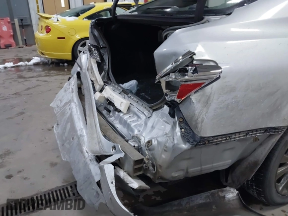 2010 Lexus ES 330 with VIN JTHBK1EG1A2412964, listed as a IAAI auction lot 41421625 with 151,426 mi miles and . Bid and sale history available at DreamBid. Image 17.