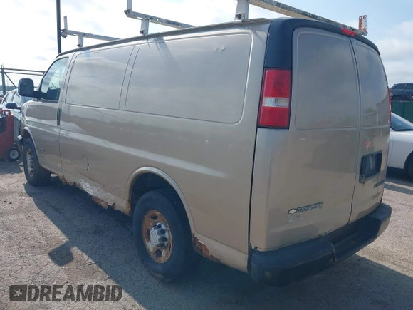 2006 Chevrolet Express Cargo z VIN 1GCHG35U061124851, wystawiony jako IAAI lot #42281481 z przebiegiem 170 964 mil mil oraz . Historia ofert i sprzedaży dostępna na DreamBid. Obrazek 3.