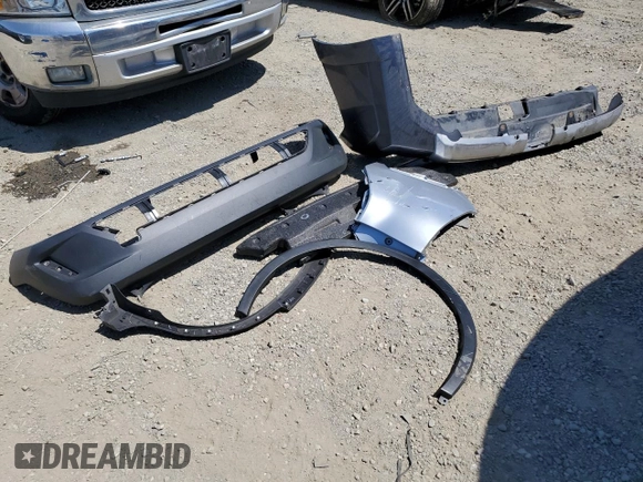 2018 Toyota 4Runner SR5 z VIN JTEBU5JR6J5564680, wystawiony jako Copart lot #58847355 z przebiegiem 96 632 mil mil oraz Szkoda całkowita • Salvage title. Historia ofert i sprzedaży dostępna na DreamBid. Obrazek 13.