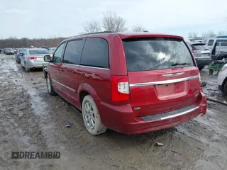 2014 Chrysler Town & Country Touring z VIN 2C4RC1BG9ER437362, wystawiony jako IAAI lot #41704031 z przebiegiem 195 290 mil mil oraz . Historia ofert i sprzedaży dostępna na DreamBid. Obrazek 3.